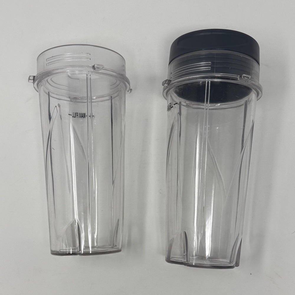 2 Ninja Blender Cups 1 Lid - Picture 3 of 4